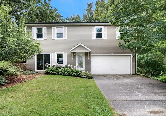 Photo 2 of Single family home for sale at 919 W Dale Ave, Lakemoor, IL 60051 | MLS# 12762388 | Listing updated on 2026-10-02