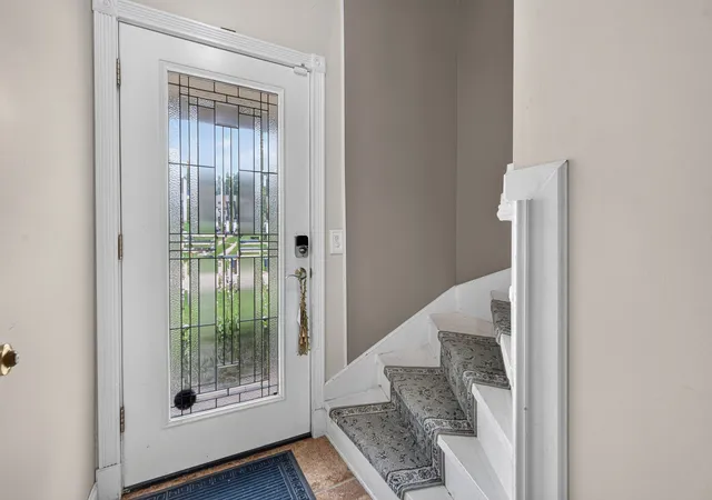 Photo 4 of Single family home for sale at 919 W Dale Ave, Lakemoor, IL 60051 | MLS# 12762388 | Listing updated on 2026-10-02