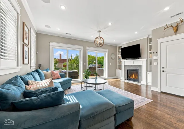 Photo 2 of Condo for sale at 4007 N Paulina St #4S, Chicago, IL 60613 | MLS# 12762393 | Listing updated on 2026-09-23