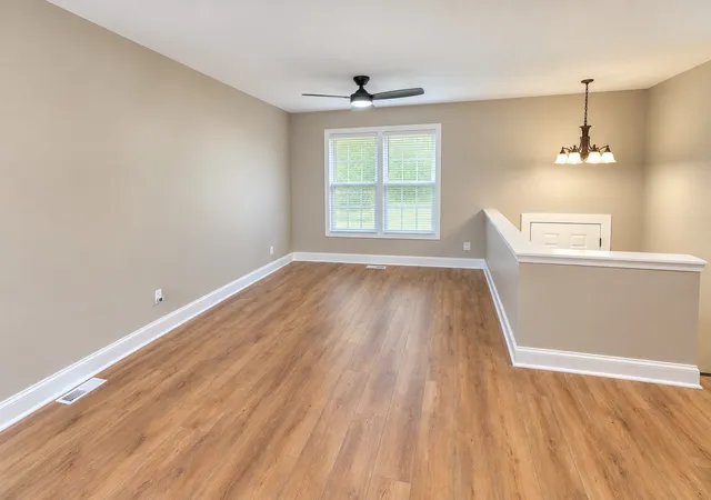 Photo 3 of Single family home for sale at 711 Southwind Dr, Carpentersville, IL 60110 | MLS# 12762397 | Listing updated on 2026-09-22