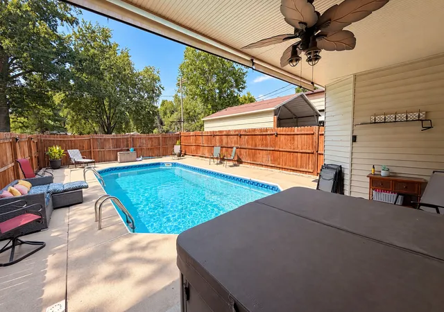 Photo 3 of Single family home for sale at 306 N Morrison St, Centralia, IL 62801 | MLS# 12762404 | Listing updated on 2026-09-29