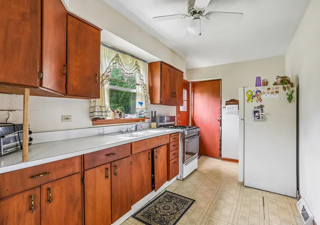 Photo 4 of Single family home for sale at 18805 Springfield Ave, Flossmoor, IL 60422 | MLS# 12762409 | Listing updated on 2026-10-22