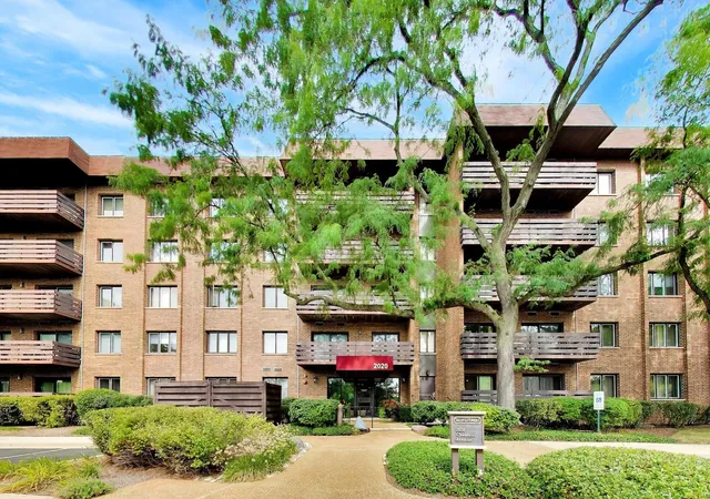 Photo 1 of Condo for sale at 2020 Chestnut Ave #109, Glenview, IL 60025 | MLS# 12762411 | Listing updated on 2026-09-20
