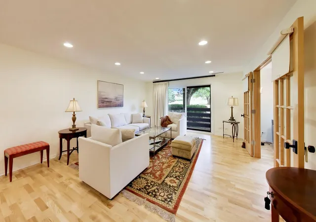 Photo 3 of Condo for sale at 2020 Chestnut Ave #109, Glenview, IL 60025 | MLS# 12762411 | Listing updated on 2026-09-20