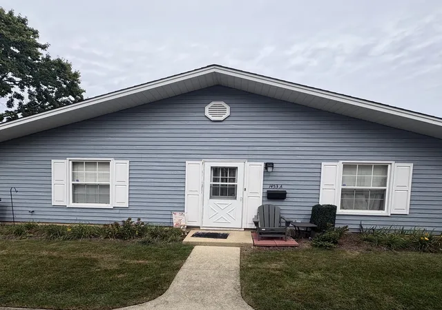 Townhouse for sale at 1453 Woodcutter Ln #A, Wheaton, IL 60189 | MLS# 12762416