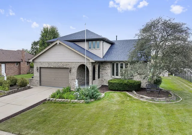 Photo 3 of Single family home for sale at 18800 Dickens Dr, Mokena, IL 60448 | MLS# 12762426 | Listing updated on 2026-09-29
