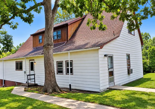 Photo 3 of Multi family home for sale at 614 Maple Ave, Willow Springs, IL 60480 | MLS# 12762429 | Listing updated on 2026-10-01