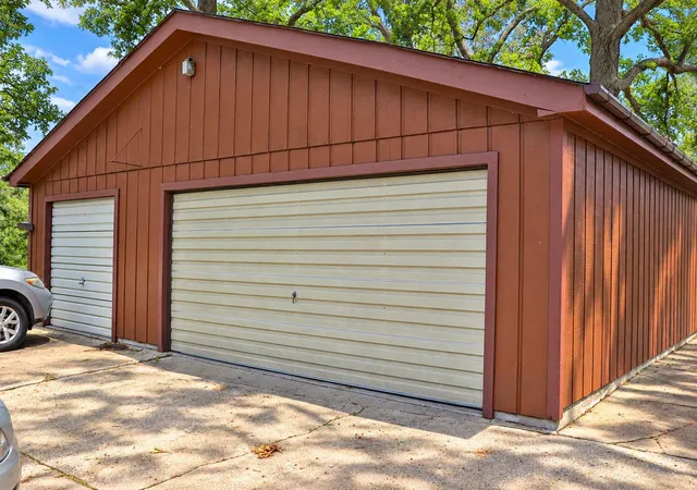 Photo 4 of Multi family home for sale at 614 Maple Ave, Willow Springs, IL 60480 | MLS# 12762429 | Listing updated on 2026-10-01