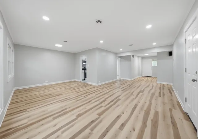 Photo 4 of Single family home for sale at 275 Rich Rd, Park Forest, IL 60466 | MLS# 12762435 | Listing updated on 2026-09-19