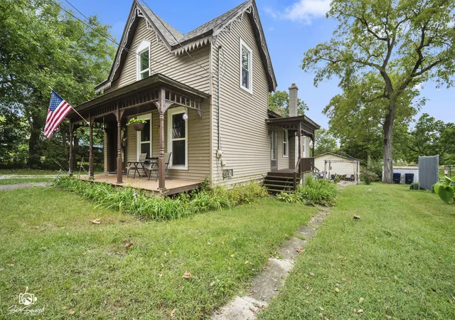 Photo 1 of Single family home for sale at 528 S Water St, Wilmington, IL 60481 | MLS# 12762439 | Listing updated on 2026-10-04