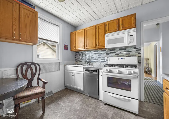 Photo 3 of Single family home for sale at 528 S Water St, Wilmington, IL 60481 | MLS# 12762439 | Listing updated on 2026-10-04