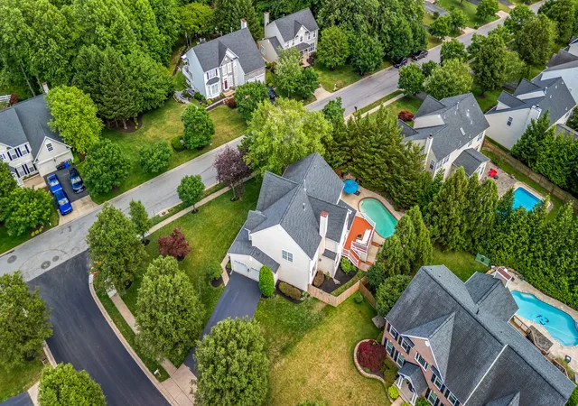 Photo 2 of Single family home for sale at 7144 Elk Mar Dr, Elkridge, MD 21075 | MLS# 12762449 | Listing updated on 2026-09-25