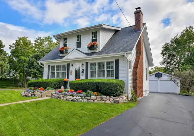 Single family home for sale at 701 N Kenilworth Ave, Glen Ellyn, IL 60137 | MLS# 12762462