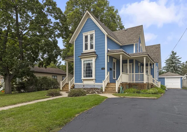 Photo 1 of Single family home for sale at 11 North St, East Dundee, IL 60118 | MLS# 12762473 | Listing updated on 2026-10-01