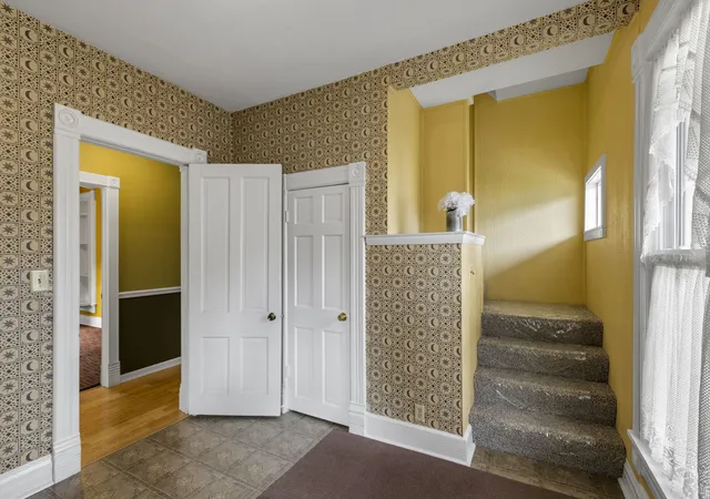 Photo 4 of Single family home for sale at 11 North St, East Dundee, IL 60118 | MLS# 12762473 | Listing updated on 2026-10-01