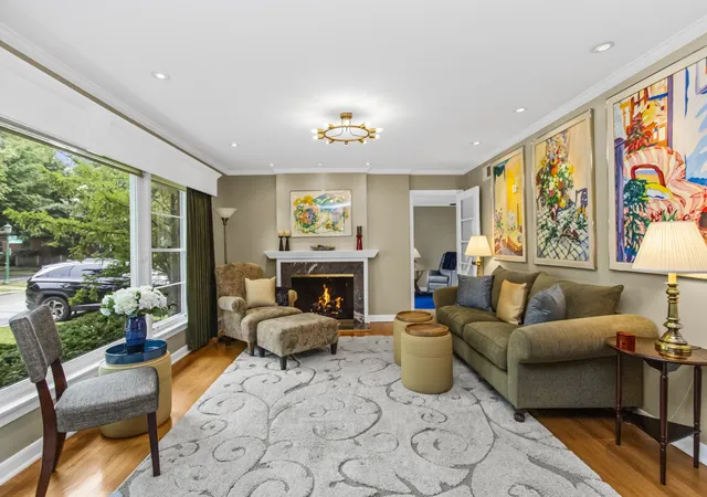 Photo 3 of Single family home for sale at 2761 Lincolnwood Dr, Evanston, IL 60201 | MLS# 12762485 | Listing updated on 2026-09-24