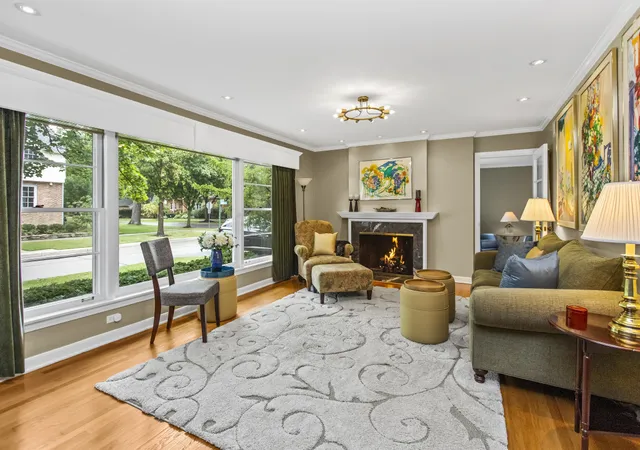 Photo 4 of Single family home for sale at 2761 Lincolnwood Dr, Evanston, IL 60201 | MLS# 12762485 | Listing updated on 2026-09-24