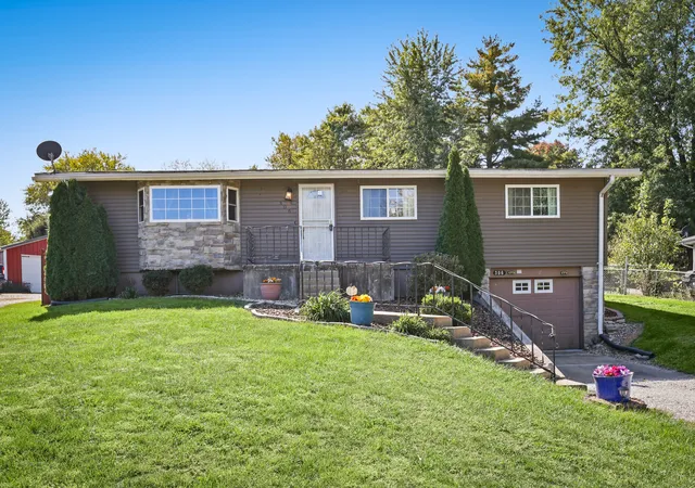 Photo 1 of Single family home for sale at 306 E Edwards St, Payson, IL 62360 | MLS# 12762487 | Listing updated on 2026-10-22