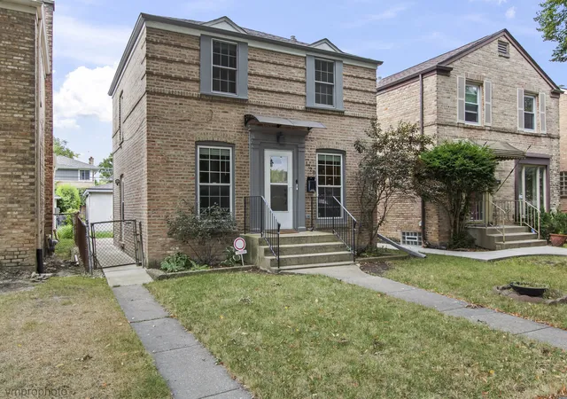 Photo 2 of Single family home for sale at 1720 Leland Ave, Evanston, IL 60201 | MLS# 12762497 | Listing updated on 2026-09-24