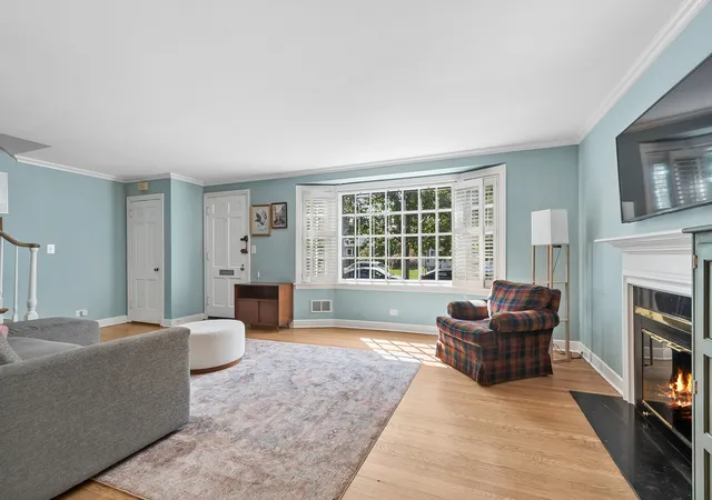 Photo 3 of Single family home for sale at 1615 Dobson St, Evanston, IL 60202 | MLS# 12762506 | Listing updated on 2026-09-23