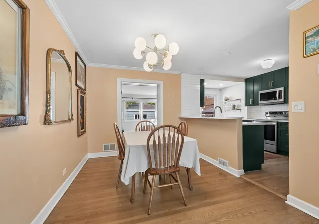 Photo 4 of Single family home for sale at 1615 Dobson St, Evanston, IL 60202 | MLS# 12762506 | Listing updated on 2026-09-23