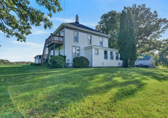 Photo 3 of Single family home for sale at 3208 S Country Clb Rd, Woodstock, IL 60098 | MLS# 12762513 | Listing updated on 2026-10-03