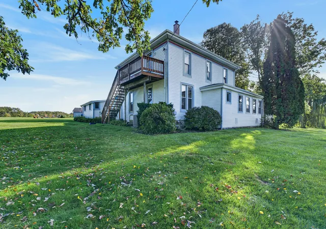 Photo 4 of Single family home for sale at 3208 S Country Clb Rd, Woodstock, IL 60098 | MLS# 12762513 | Listing updated on 2026-10-03