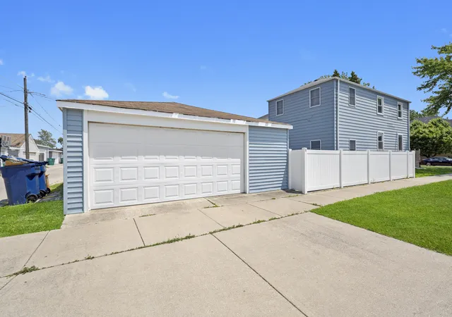 Photo 26 of Single family home for sale at 7052 41st Street, Berwyn, IL 60402 | MLS# 12762518 | Listing updated on 2026-09-23