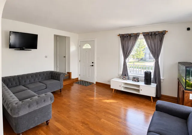 Photo 3 of Single family home for sale at 7052 41st Street, Berwyn, IL 60402 | MLS# 12762518 | Listing updated on 2026-09-23