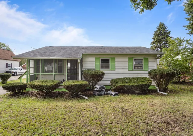 Photo 1 of Single family home for sale at 1405 W Beech St, Urbana, IL 61801 | MLS# 12762524 | Listing updated on 2026-10-01