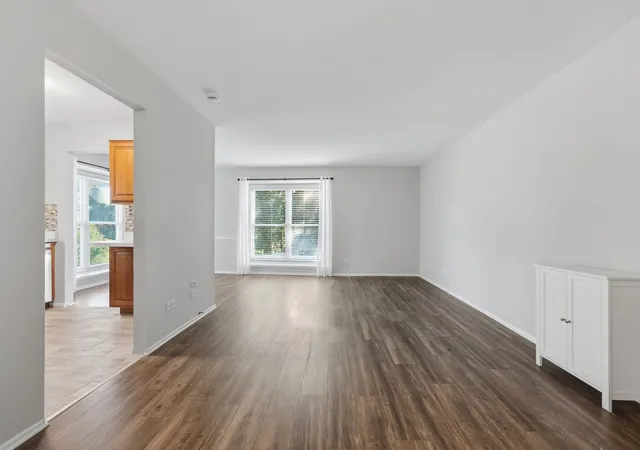 Listing Photo 4 - Condo for sale in building located at 761 Garfield Ave, Libertyville, IL 60048 - Unit #B