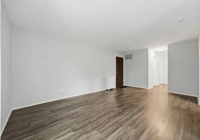 Listing Photo 5 - Condo for sale in building located at 761 Garfield Ave, Libertyville, IL 60048 - Unit #B