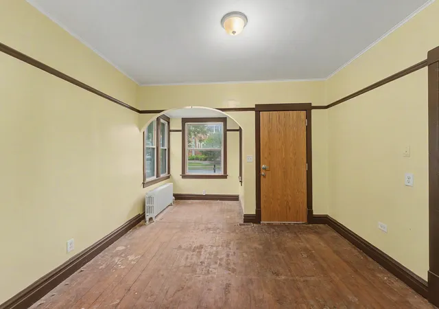 Photo 3 of Single family home for sale at 411 N Arlington Hts Rd, Arlington Heights, IL 60004 | MLS# 12762545 | Listing updated on 2026-09-24