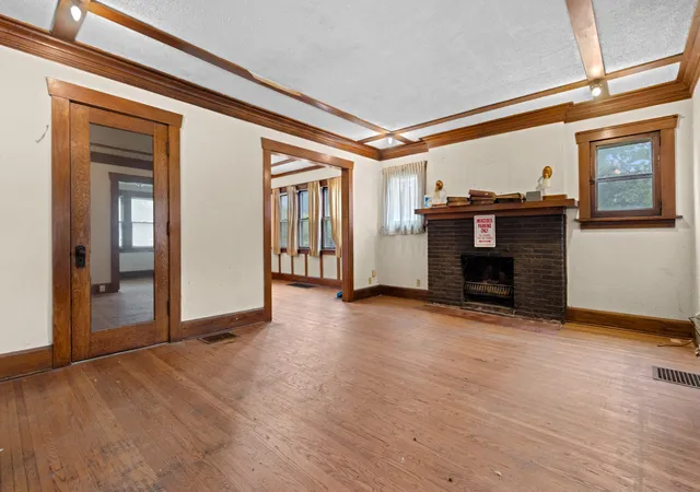 Photo 3 of Sale Pending at 2040 Oxford, Rockford, IL 61103 | MLS# 12762552 | Listing updated on 2026-09-20