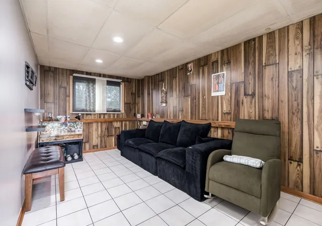Photo 4 of Single family home for sale at 1780 Nautilus Ln, Hanover Park, IL 60133 | MLS# 12762557 | Listing updated on 2026-09-23