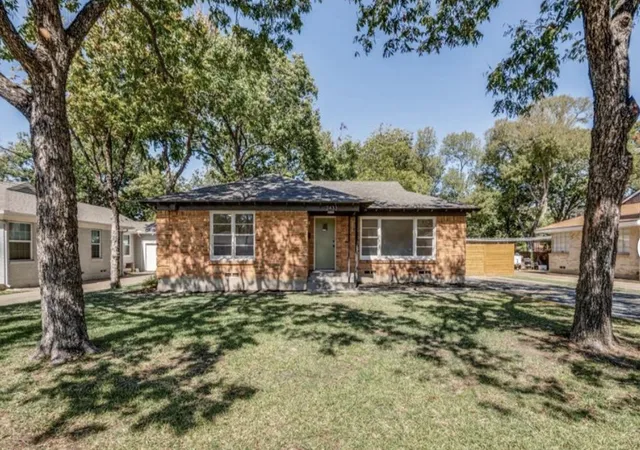 Single family home for sale at 2433 Southwood Dr, Dallas, TX 75233 | MLS# 12762575