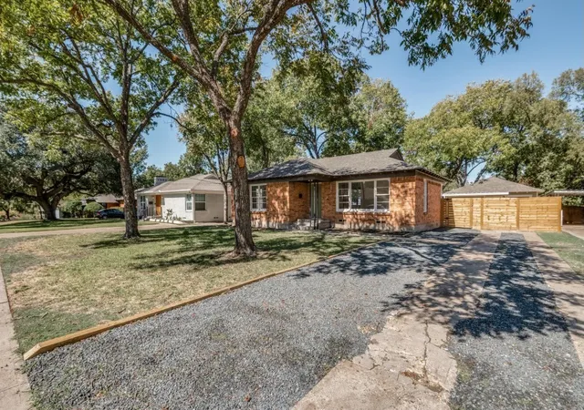Photo 3 of Single family home for sale at 2433 Southwood Dr, Dallas, TX 75233 | MLS# 12762575 | Listing updated on 2026-09-23