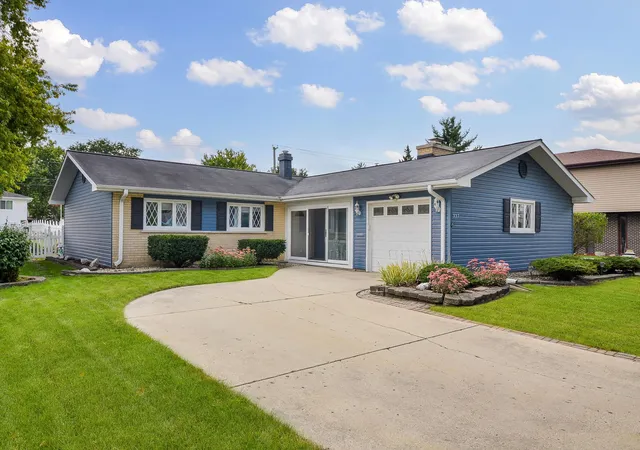Photo 1 of Single family home for sale at 337 W Edson Pl, Lombard, IL 60148 | MLS# 12762579 | Listing updated on 2026-09-22