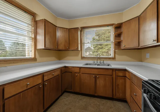 Photo 2 of Single family home for sale at 939 N Sleight St, Naperville, IL 60563 | MLS# 12762607 | Listing updated on 2026-09-22