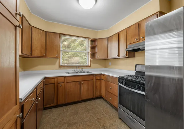 Photo 3 of Single family home for sale at 939 N Sleight St, Naperville, IL 60563 | MLS# 12762607 | Listing updated on 2026-09-22