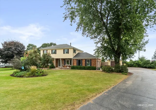 Photo 3 of Single family home for sale at 4s170 Hazelcrest Dr, Sugar Grove, IL 60554 | MLS# 12762608 | Listing updated on 2026-10-02