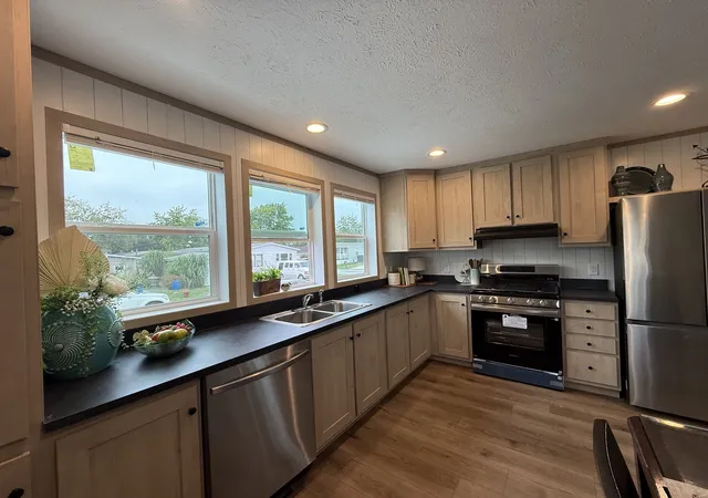 Photo 3 of Manufactured home for sale at 181 Windmere Cir, Matteson, IL 60443 | MLS# 12762610 | Listing updated on 2026-09-24