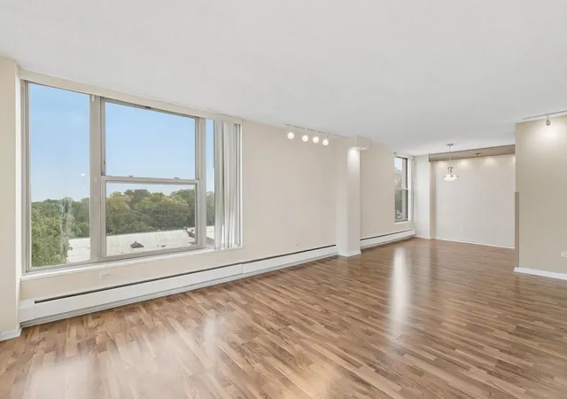 Photo 3 of Condo for sale at 5401 S Hyde Park Blvd #705, Chicago, IL 60615 | MLS# 12762617 | Listing updated on 2026-09-23