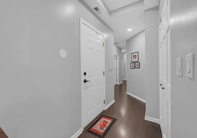Photo 3 of Condo for sale at 4915 N Lincoln Ave #2, Chicago, IL 60625 | MLS# 12762619 | Listing updated on 2026-09-24