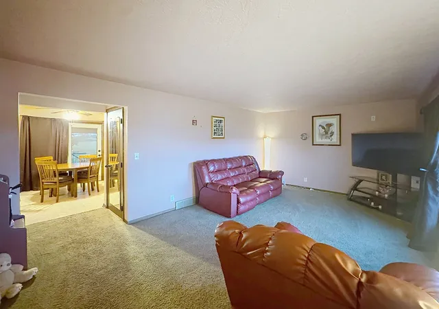Photo 3 of Sale Pending at 10411 Ridgewood Rd, Milan, IL 61264 | MLS# 12762621 | Listing updated on 2026-09-23