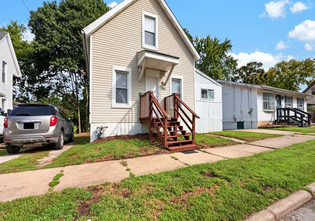 Photo 1 of Sale Pending at 1205 W Taylor St, Bloomington, IL 61701 | MLS# 12762627 | Listing updated on 2026-09-21
