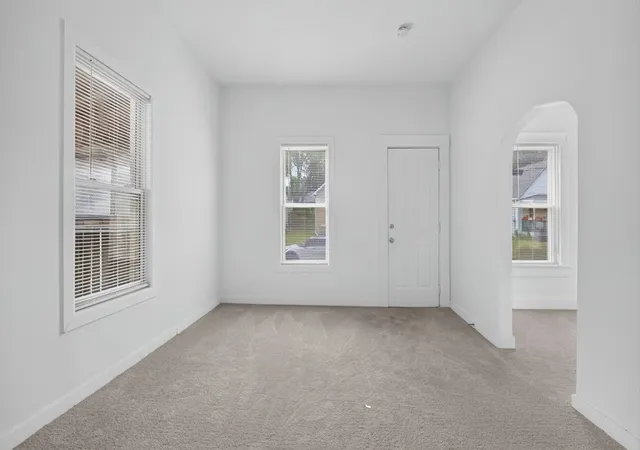 Photo 3 of Sale Pending at 1205 W Taylor St, Bloomington, IL 61701 | MLS# 12762627 | Listing updated on 2026-09-21