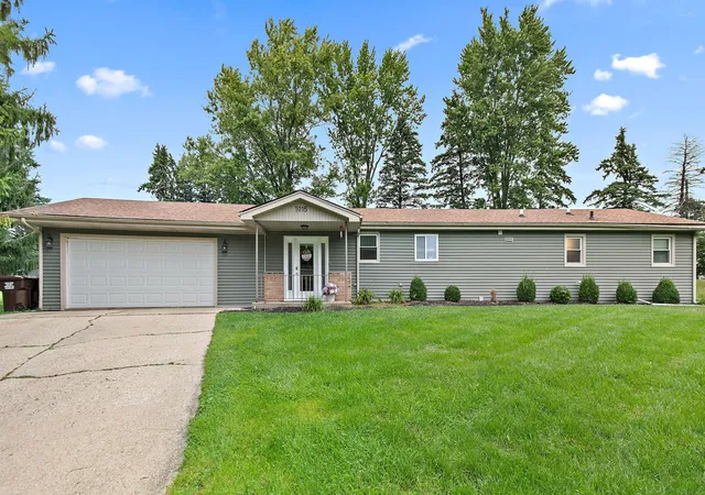 Single family home for sale at 1015 Arctic Cir, Rockford, IL 61108 | MLS# 12762630
