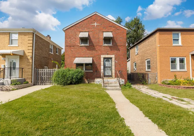Photo 1 of Single family home for sale at 7536 S Damen Ave, Chicago, IL 60620 | MLS# 12762635 | Listing updated on 2026-09-27