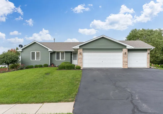 Photo 2 of Single family home for sale at 1062 Kingsway Ln, Byron, IL 61010 | MLS# 12762639 | Listing updated on 2026-10-05